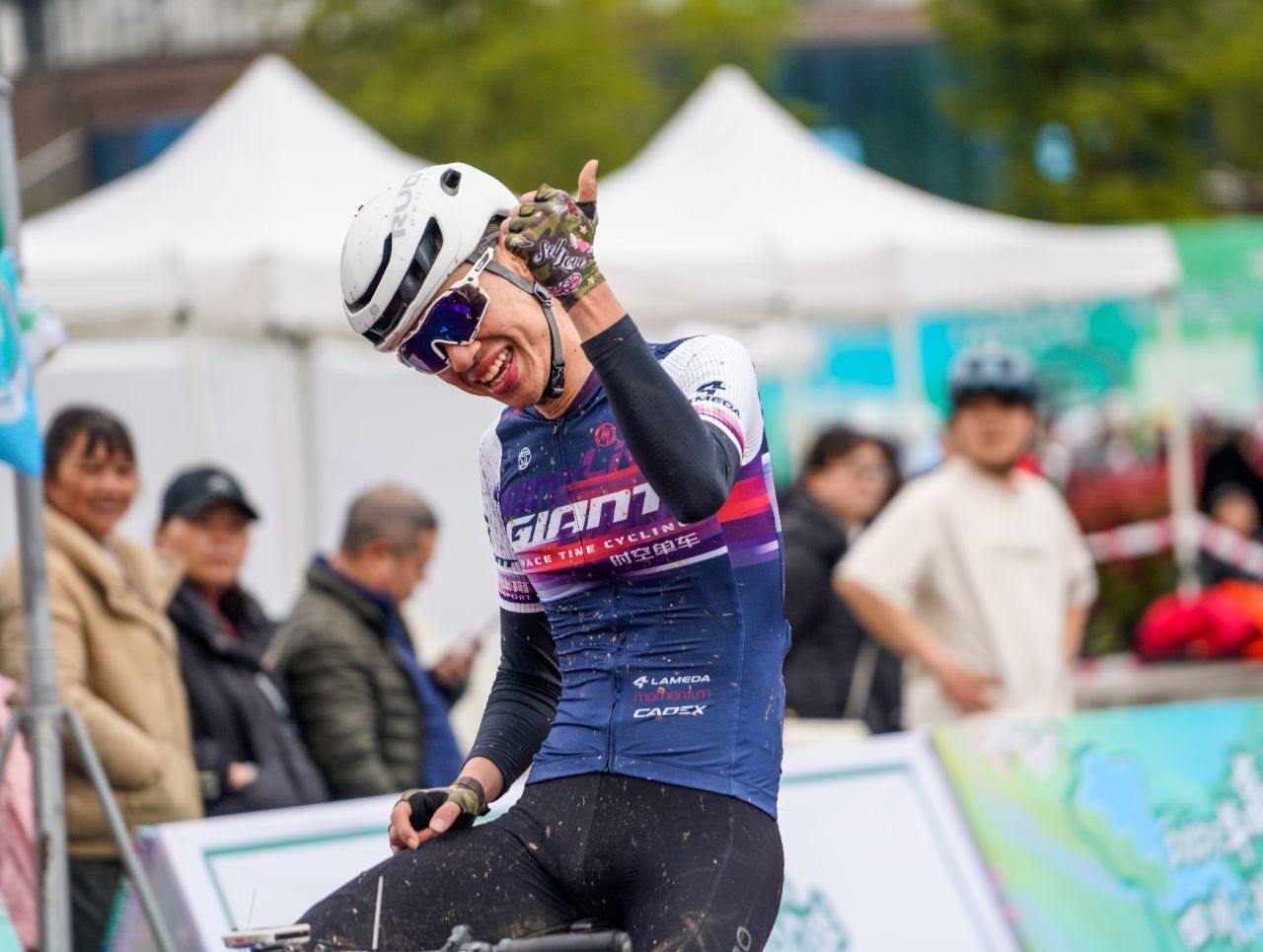 单车越野赛:山野中的极速飞驰 单车越野赛:山野中的极速飞驰