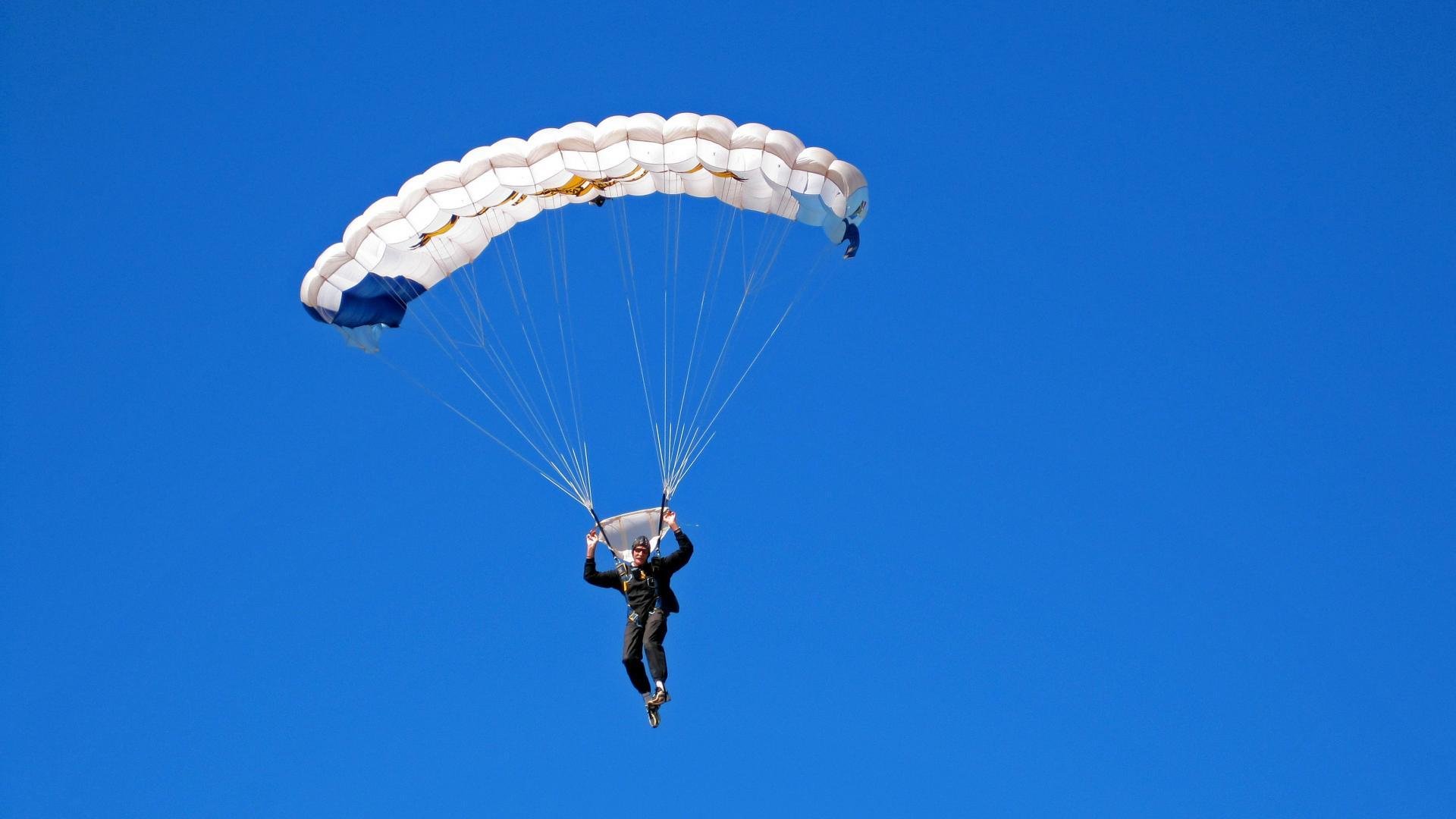 “校园足球创新赛制激发青少年热情，比赛精彩纷呈”，校园足球创新做法