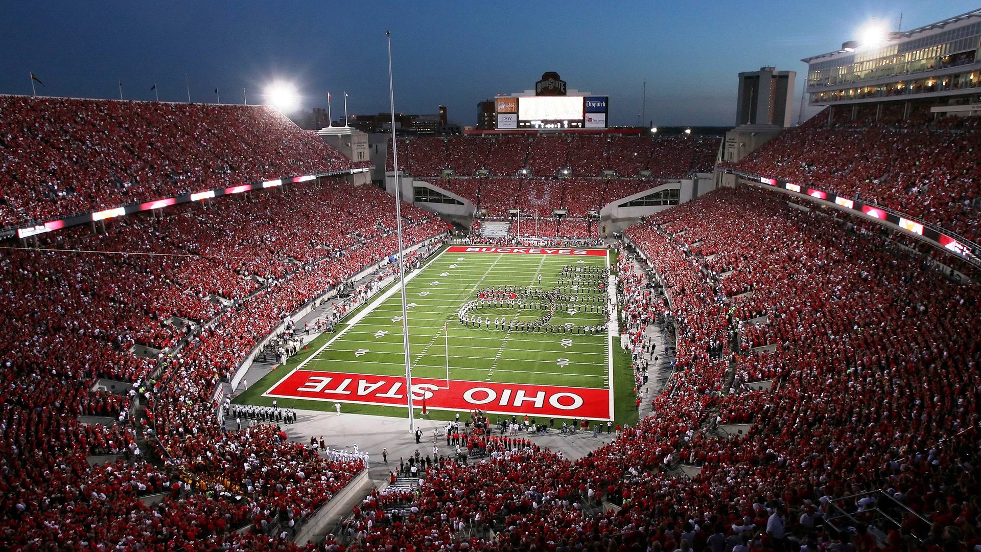 史上“最牛”篮下封盖:蒂伊在争夺篮板时显示出的强硬防守让对手胆寒!